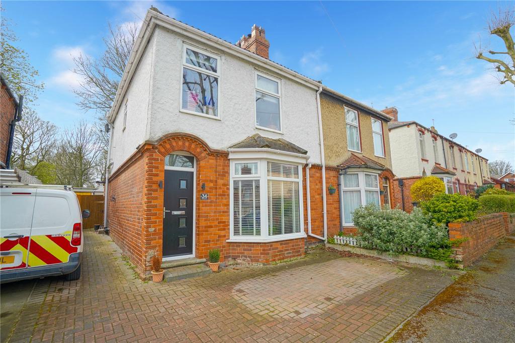 Park Grove, Bramley, Rotherham, South... 3 bed semidetached house £