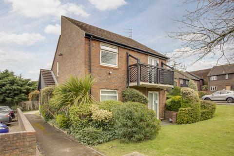 20 Milner Court, Bushey, WD23 4UB