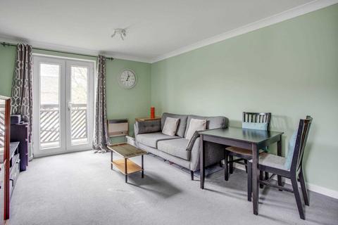 20 Milner Court, Bushey, WD23 4UB
