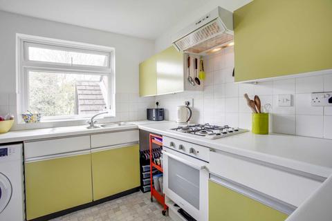 20 Milner Court, Bushey, WD23 4UB
