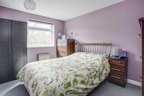 20 Milner Court, Bushey, WD23 4UB