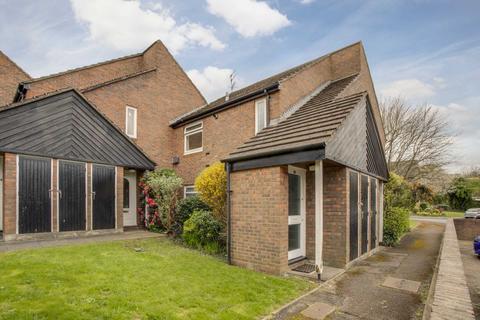 20 Milner Court, Bushey, WD23 4UB