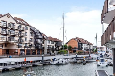 3 bedroom penthouse for sale - Moorhead Court, Channel Way, Southampton, Hampshire, SO14