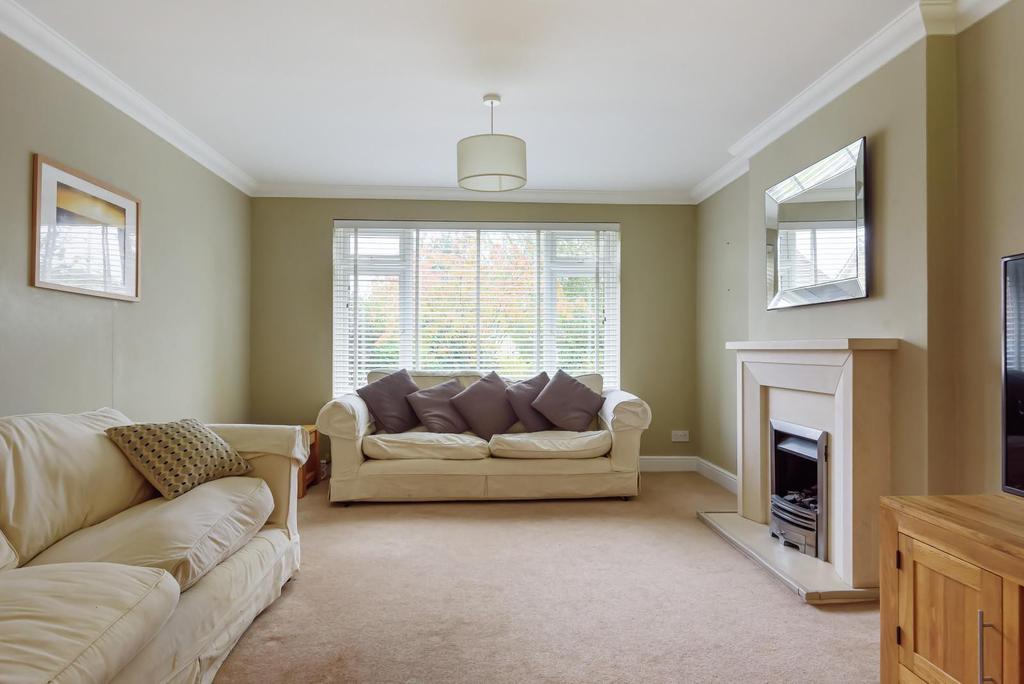 Trelawne Drive, Cranleigh, GU6 5 bed detached house