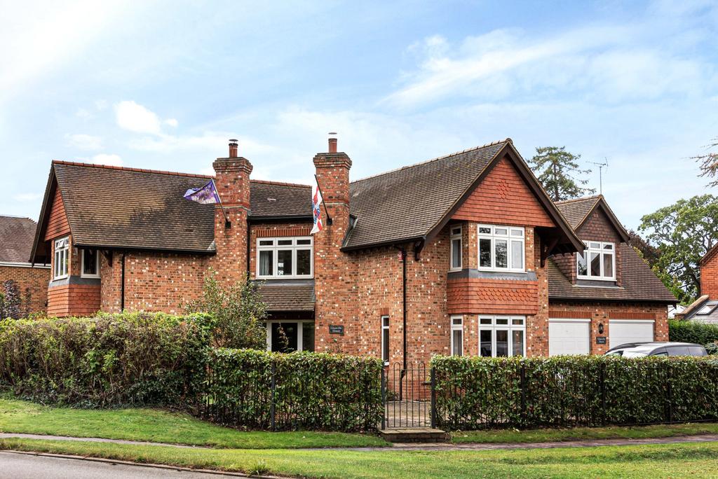 Tilt Road, Cobham, KT11 5 bed detached house £1,750,000