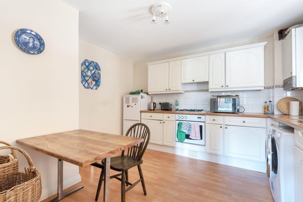 Holden Place, Freelands Road, Cobham... 2 bed apartment £495,000