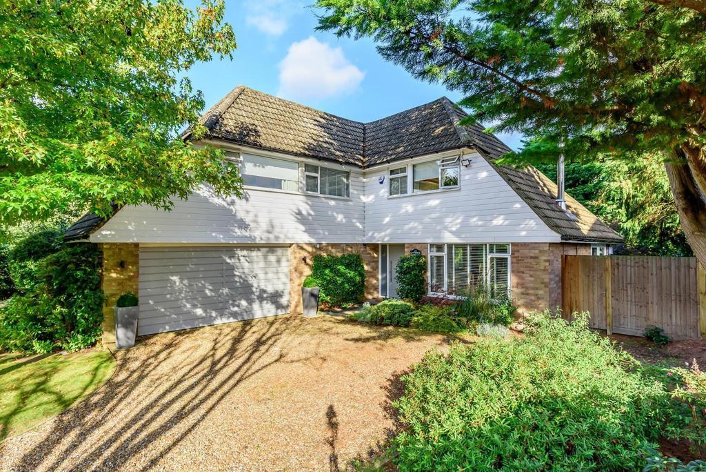 Blundel Lane, Cobham, KT11 4 bed detached house £1,200,000