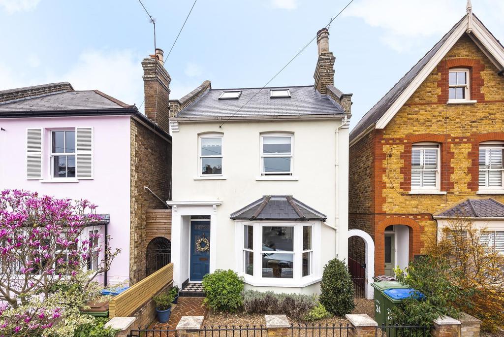 Wolsey Road, Esher, KT10 4 bed detached house £1,150,000