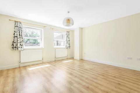 2 bedroom flat for sale, Hidden Close, West Molesey, KT8