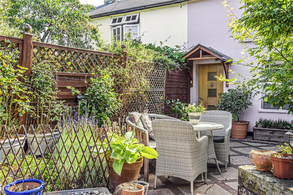 Garden/Patio Area
