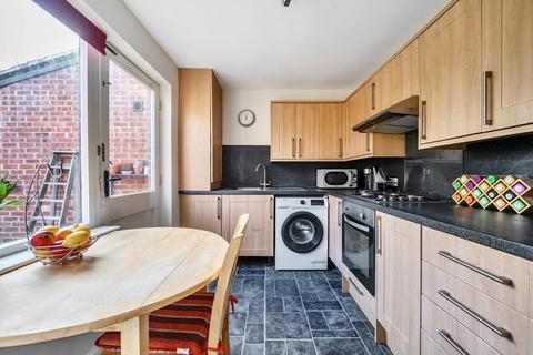 2 bedroom terraced house for sale, Kings Chase, East Molesey, KT8