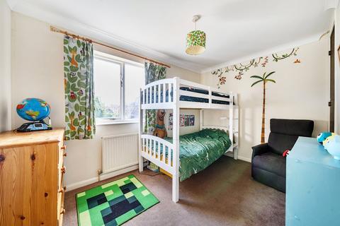 2 bedroom terraced house for sale, Kings Chase, East Molesey, KT8