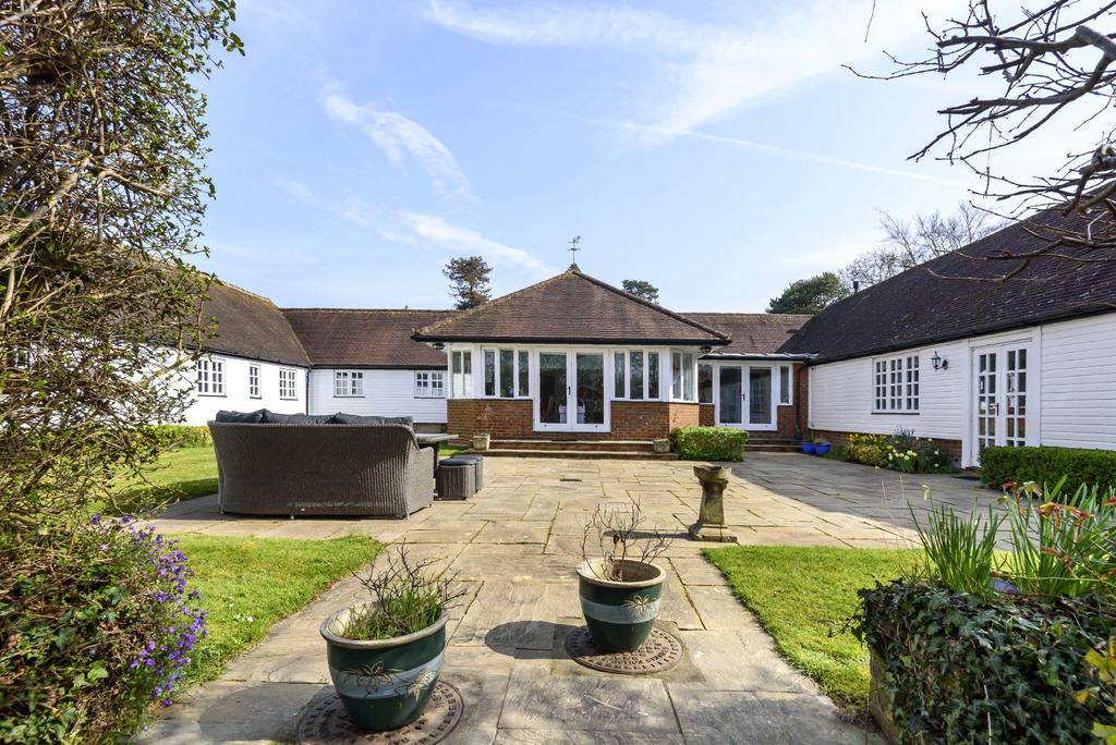 Perry Hill, Worplesdon, Guildford, GU3 6 bed detached house £1,950,000