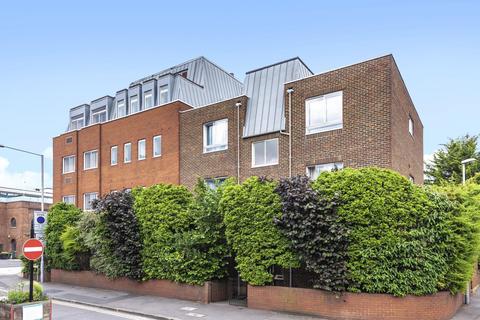 58 Albert Road, Kingston Upon Thames, KT1 3DH