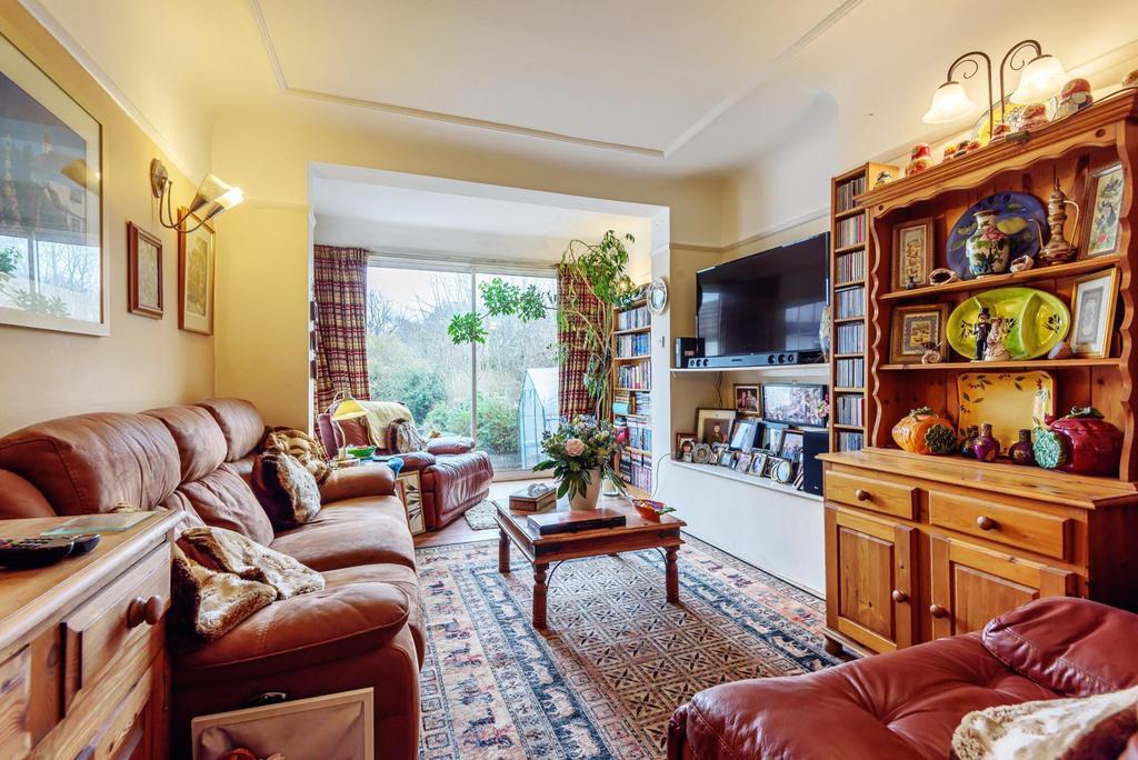 Raeburn Avenue, Surbiton, KT5 5 bed semidetached house for sale £975,000