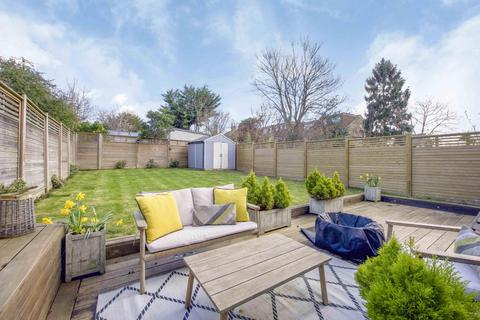 8 Howard Road, New Malden, KT3 4DW