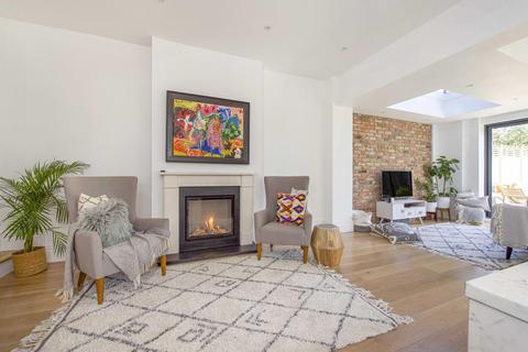 8 Howard Road, New Malden, KT3 4DW