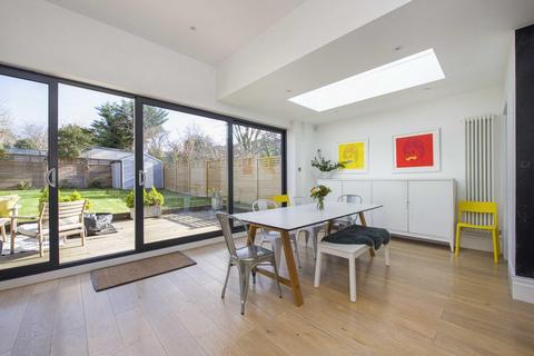 8 Howard Road, New Malden, KT3 4DW