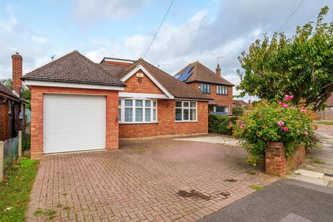 5 bedroom detached house for sale, Richmond Drive, Shepperton, TW17