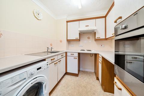 1 bedroom retirement property for sale, Lords Bridge Court, Mervyn Road, Shepperton, TW17