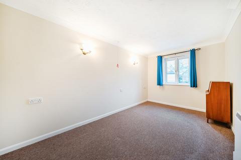 1 bedroom retirement property for sale, Lords Bridge Court, Mervyn Road, Shepperton, TW17