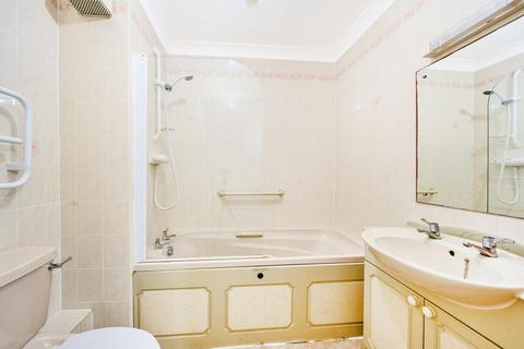 1 bedroom retirement property for sale, Lords Bridge Court, Mervyn Road, Shepperton, TW17