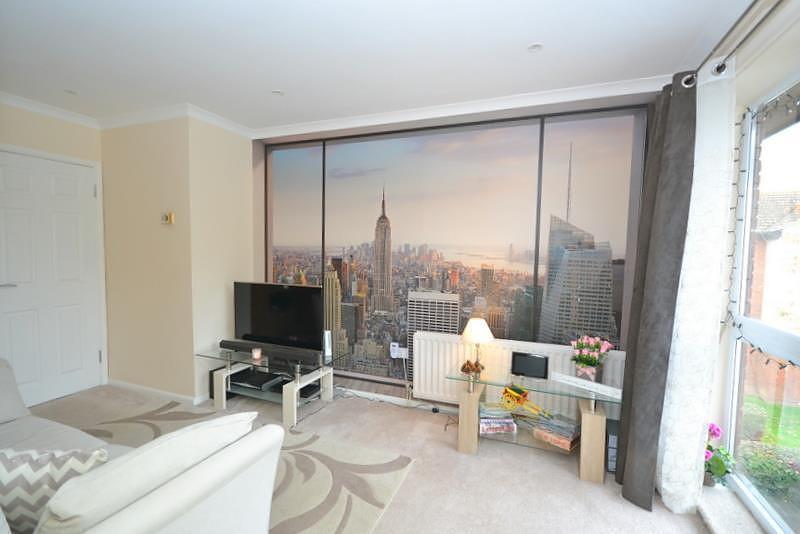 Claremont, Laleham Road, Shepperton, TW17 1 bed apartment £230,000