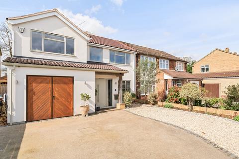 4 bedroom semi-detached house for sale - Rosewood Drive, Shepperton, TW17