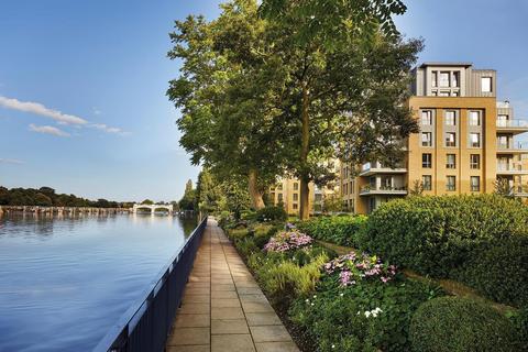 1 bedroom flat for sale, Pinewood Gardens, Teddington, TW11