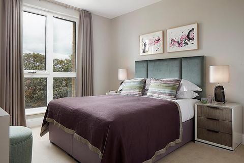 3 bedroom apartment for sale - Pinewood Gardens, Teddington, TW11