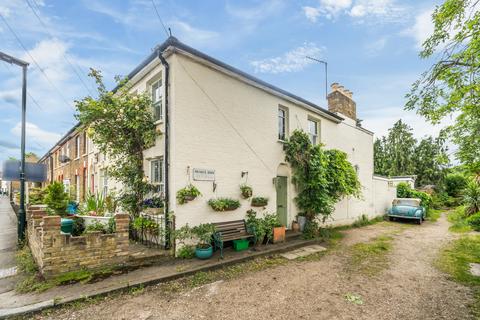 3 bedroom end of terrace house for sale, Watts Lane, Teddington, TW11