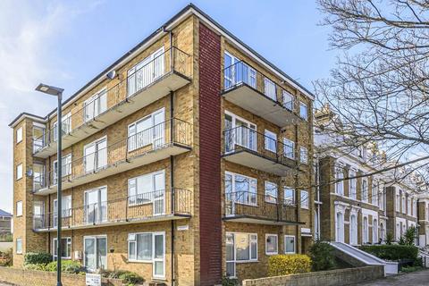 Twickenham Road, Teddington, TW11
