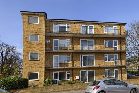 1 bedroom flat for sale, Twickenham Road, Teddington, TW11