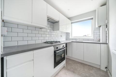 1 bedroom flat for sale, Twickenham Road, Teddington, TW11