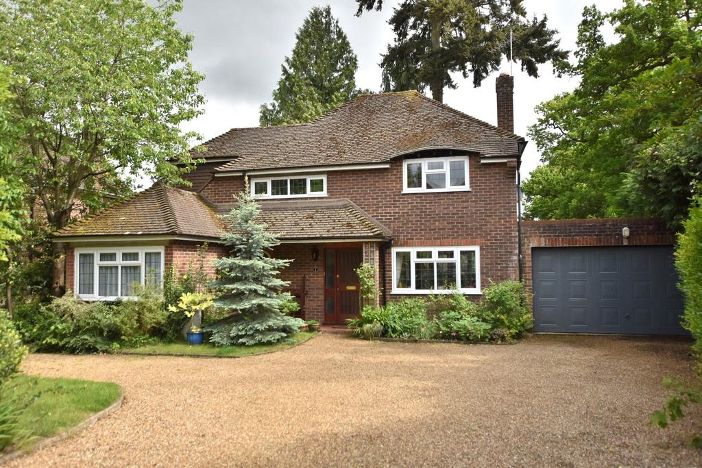 Holm Close, Woodham, Addlestone, KT15 4 bed detached house £800,000