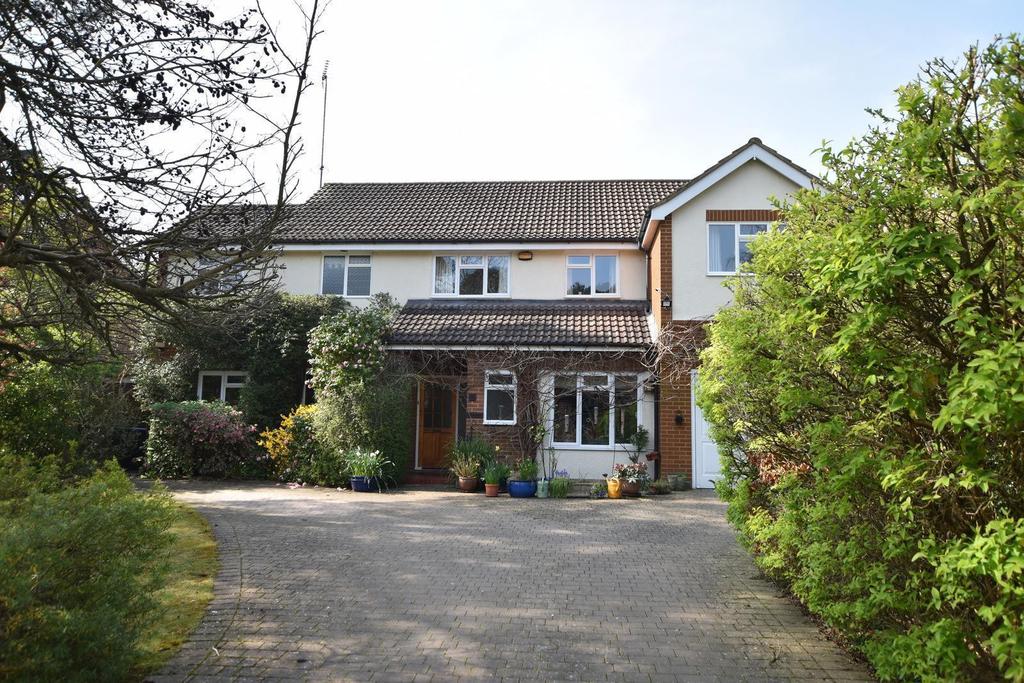 The Gateway, Woodham, GU21 4 bed detached house for sale £1,150,000