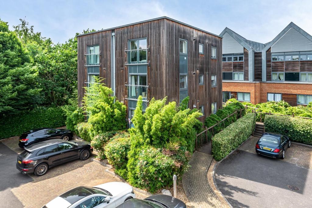 Dunton House, Whittets Ait... 1 bed apartment £350,000