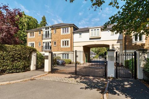 2 bedroom apartment for sale, Paynetts Court, Weybridge, KT13