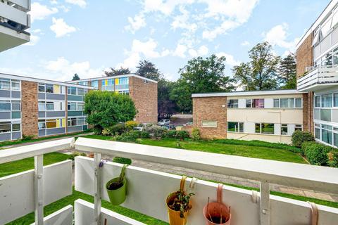 2 bedroom apartment for sale, South View Court, Woking, GU22