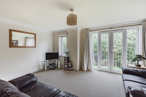 2 bedroom flat for sale, Ashley Road, Walton-On-Thames, KT12