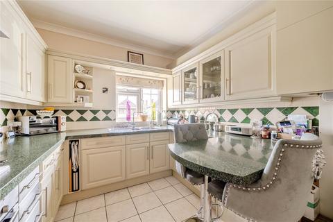3 bedroom flat for sale, Oatlands Drive, Weybridge, KT13