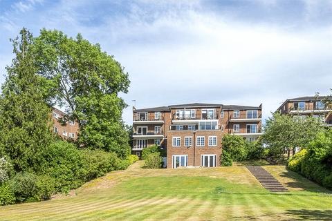 3 bedroom flat for sale, Oatlands Drive, Weybridge, KT13