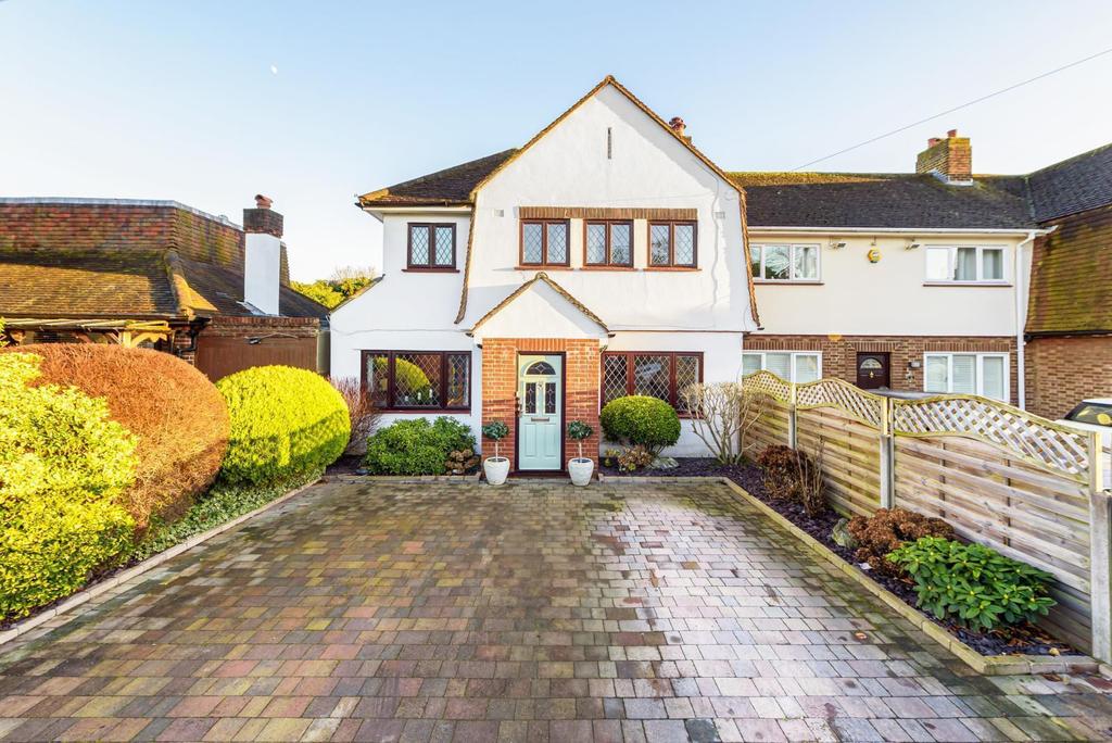 Florence Road, WaltonOnThames, KT12 3 bed end of terrace house £690,000