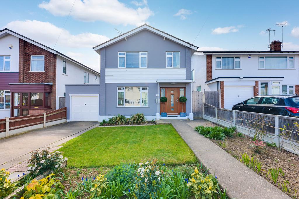 Ashurst Avenue, Southendonsea, SS2 3 bed detached house £550,000