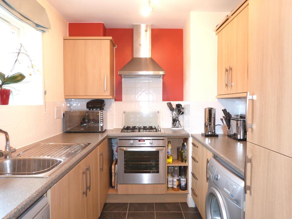 Vulcan Drive, The Parks, Bracknell... 2 bed £1,250 pcm (£