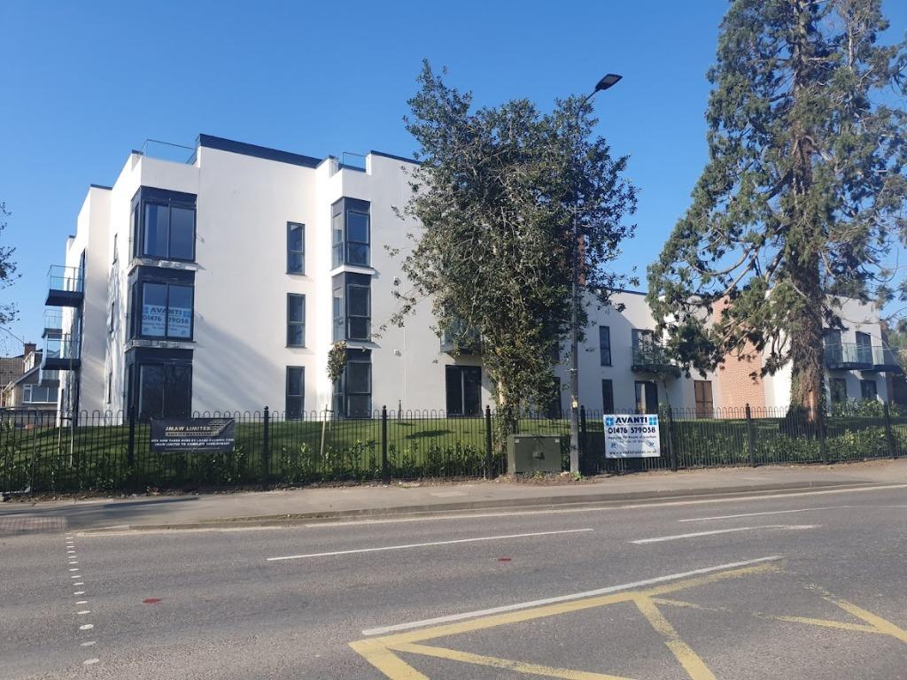 Lodge Way, Grantham, NG31 2 bed flat £795 pcm (£183 pw)