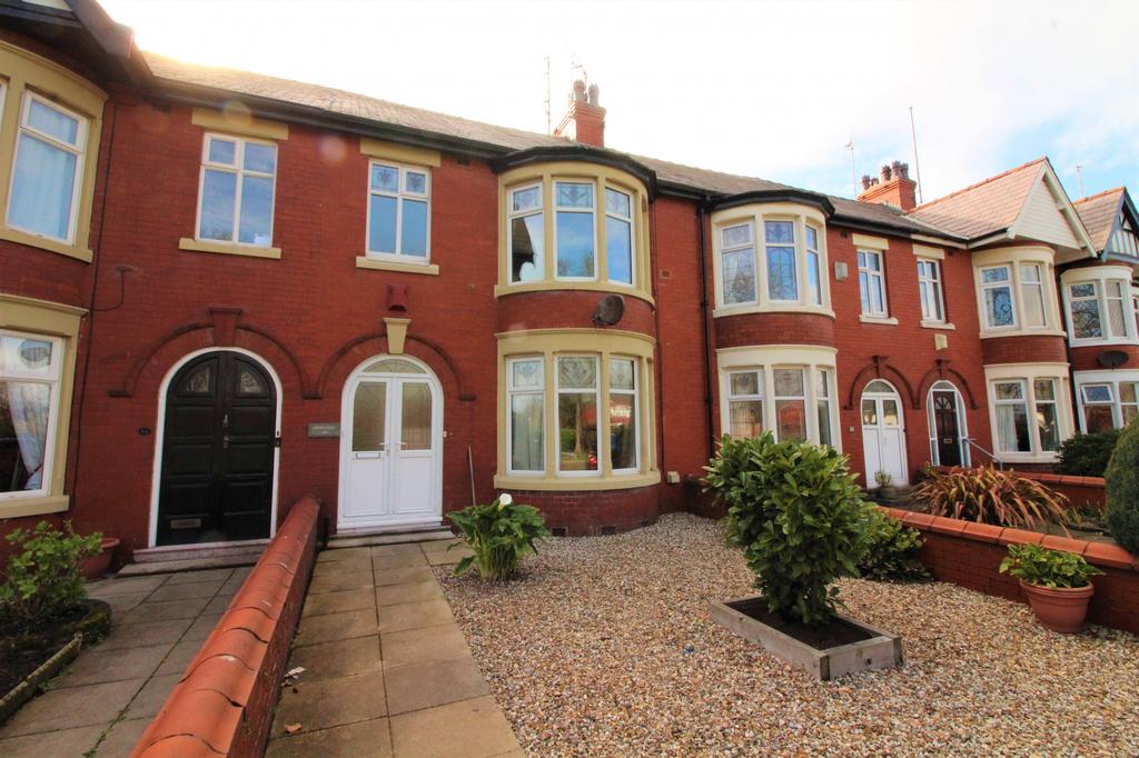 West Park Drive, Blackpool... 2 bed apartment £650 pcm (£150 pw)