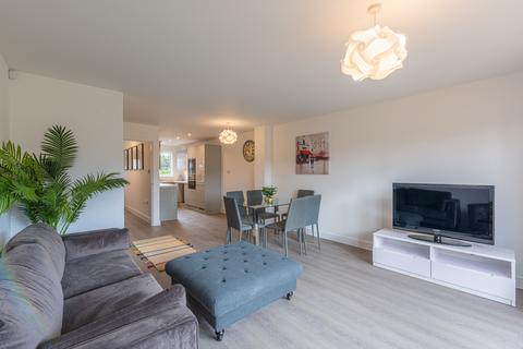 Sunningdale Broad Lane, Yate, Bristol, BS37 7BE