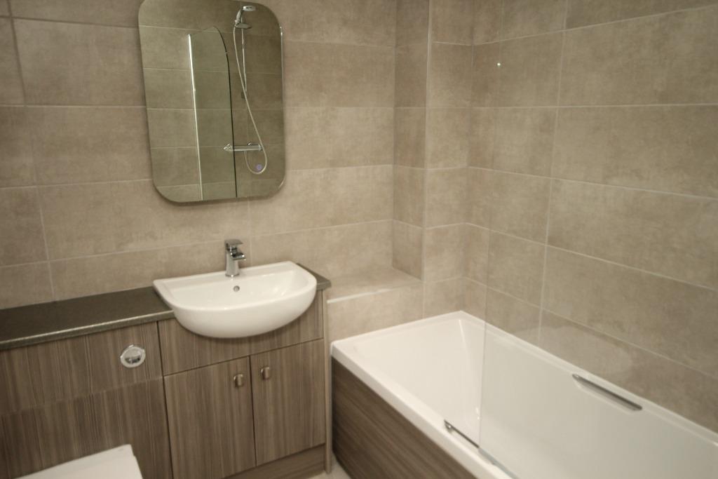 Burnvale Place, Livingston, West Lothian, EH54 2 bed flat £725 pcm (£