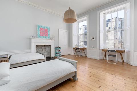 2 bedroom flat for sale - Union Street, Edinburgh, Midlothian, EH1